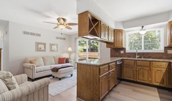 893 Oklahoma Ave, Ballwin, MO 63021