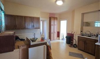 121 N 10th St, Atchison, KS 66002