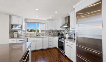 351 Shoemaker Ln, Solana Beach, CA 92075