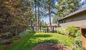 385 E Jefferson Ave, Sisters, OR 97759