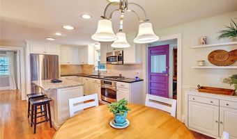 12 Harbour Ter, Cranston, RI 02905