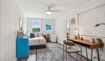 84 Indian Wells Hwy, Amagansett, NY 11930