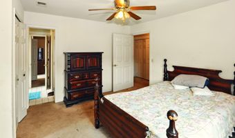 5700 Jankow Rd, Algonac, MI 48001