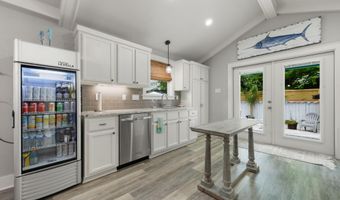 321 Saint George St, Bay St. Louis, MS 39520
