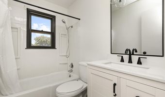 104 NW Sharmin Dr, Ankeny, IA 50023