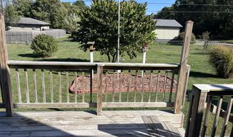 1220 Tyler St, Aurora, MO 65605