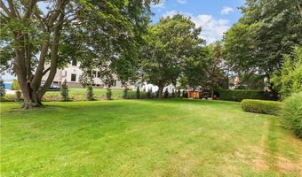 129 Bliss Mine Rd, Newport, RI 02840