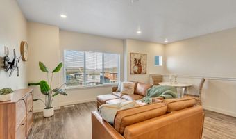 994 W SAPPHIRE PEAK Dr 200, Bluffdale, UT 84065