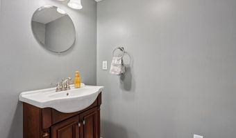 5524 STONECROFT Ln, Allentown, PA 18106