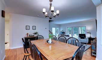 13 Woodlawn Cir, Hopkinton, RI 02832