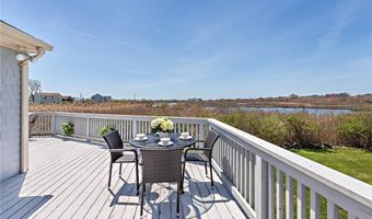 124 Houston Ave, Narragansett, RI 02882