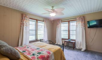 8474 Woolmarket Rd, Biloxi, MS 39532