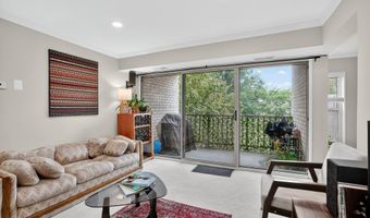8 CANTERBURY Sq 304, Alexandria, VA 22304