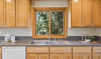 22016 AIRPORT Rd NE, Aurora, OR 97002