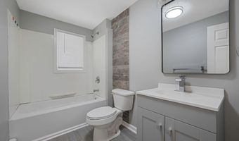 37 Park Ave 3, Amityville, NY 11701