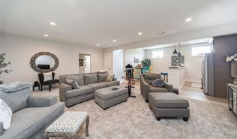 2333 Stonewood Ct SW, Altoona, IA 50009