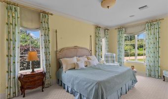 5 Decatur Ave, Jamestown, RI 02835