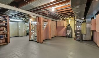 67 Castle Ct, Amherst, NY 14226