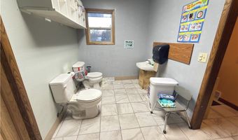 2328 N Hillcrest Pkwy, Altoona, WI 54720