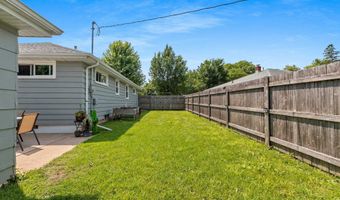 2207 S GREENVIEW St, Appleton, WI 54915