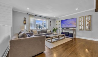 10 Linda Cir, Aberdeen, NJ 07747