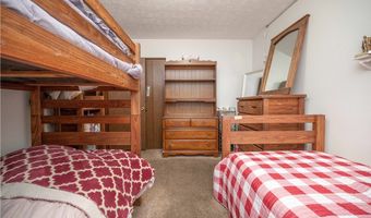 2211 Penny Ln, Austintown, OH 44515