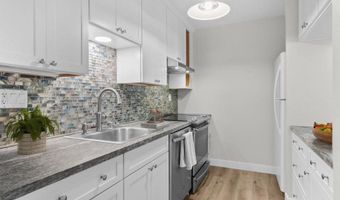 5700 Baltimore Dr 195, La Mesa, CA 91942