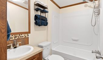 208 Longboat Ave, Beachwood, NJ 08722