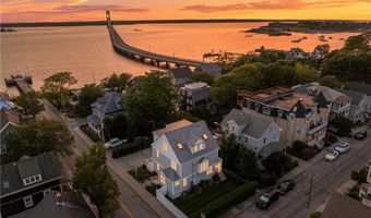 104 Second St, Newport, RI 02840