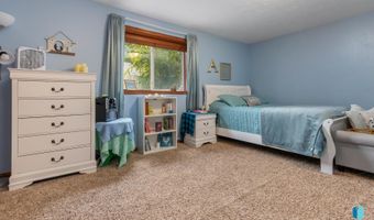2413 E Trevino Ln, Brandon, SD 57005
