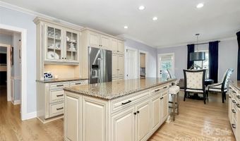 906 Colonial Dr, Albemarle, NC 28001