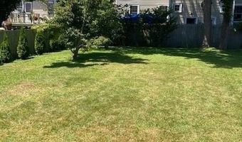 39 Grafton St, Newport, RI 02840