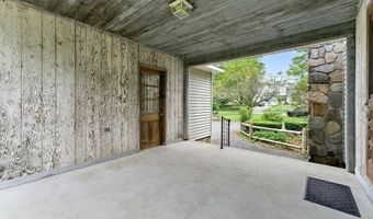 612 N Liberty St, Belchertown, MA 01007