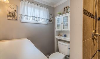 1640 Cranston St, Cranston, RI 02920