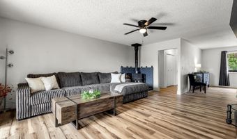 451 7th St, Fernley, NV 89408