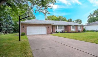 100 W Maplemere Rd, Amherst, NY 14221