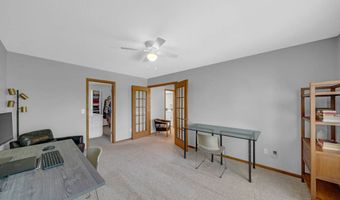 947 11th Ave SE, Altoona, IA 50009