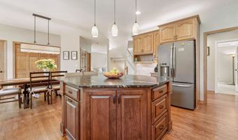 228 E THORNBROOK Ln, Appleton, WI 54913