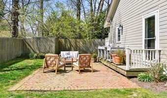 397 Gibbs Ave Ch, Newport, RI 02840