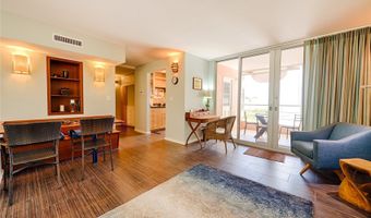 2979 Kalakaua Ave 205, Honolulu, HI 96815