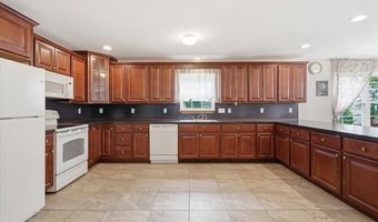 63 Fox Hill Rd, Albrightsville, PA 18210