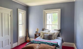 81 Parkview Ave, Bangor, ME 04401