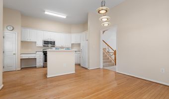 417 CLAYTON Ln, Alexandria, VA 22304