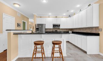 18 Powderhorn Way, Allentown, NJ 08501