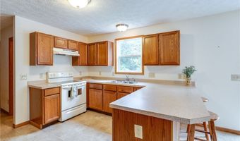 3061 Dover Dr, Akron, OH 44312