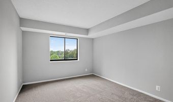 5902 MOUNT EAGLE Dr 805, Alexandria, VA 22303