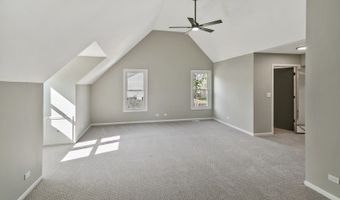 731 Roaring Brook Ln, Algonquin, IL 60102