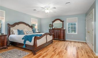 15 Leonard Dr, North Smithfield, RI 02896