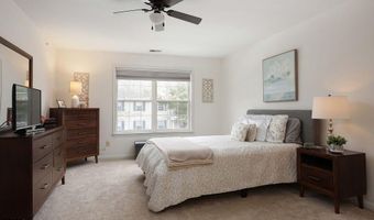 1015 Wedgewood Cir 1015, Belford, NJ 07718