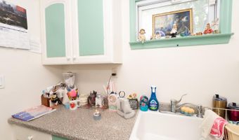 727 E Woodbridge Ave E, Avenel, NJ 07001
